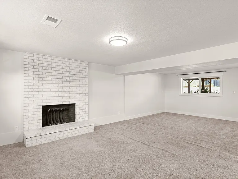 17714 SE Cook St — Photo 18
