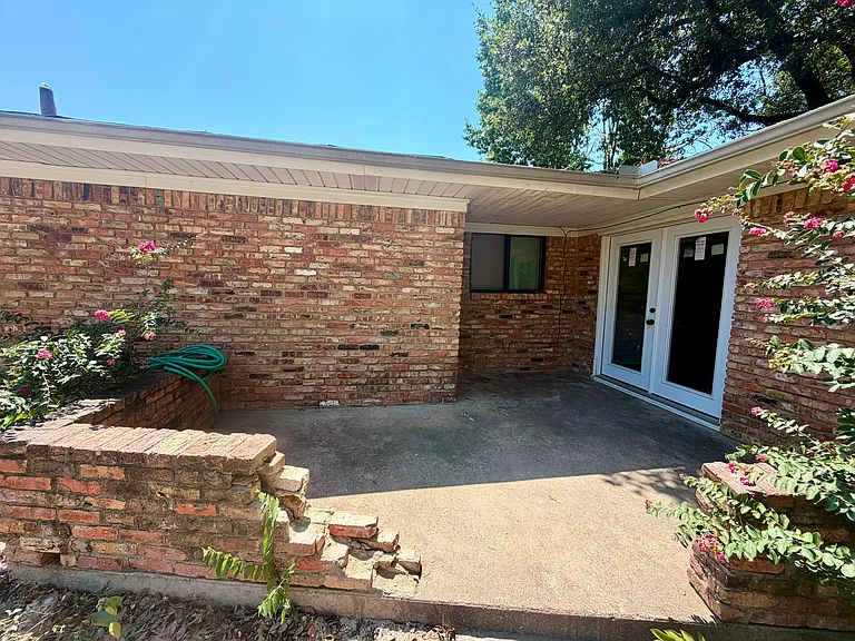830 Windsor Pl — Photo 24