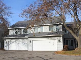 30 W Point Pl, Tonka Bay, MN 55331