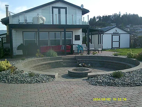 131 Beach Dr Photo 1