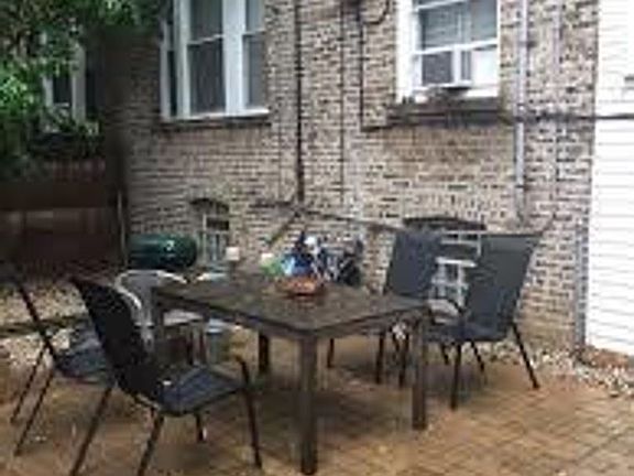 5th image of 2046 N California Ave APT 1R
