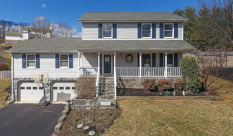 1st image of 2415 Olde Salem Dr