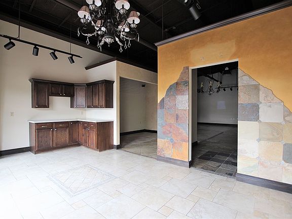 4th image of 1705 E Del Mar Blvd Suite 106