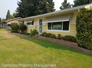 1099 SE Christie Pl, Grants Pass, OR