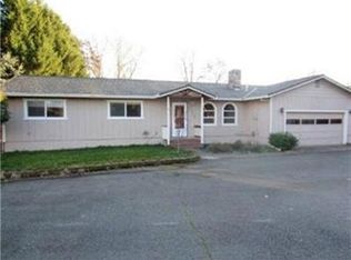 1240 SW Viola Dr, Grants Pass, OR 97526