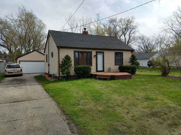 605 15th Pl, Kenosha, WI 53140