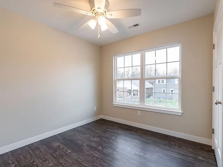 719 S. Main Ave — Photo 13