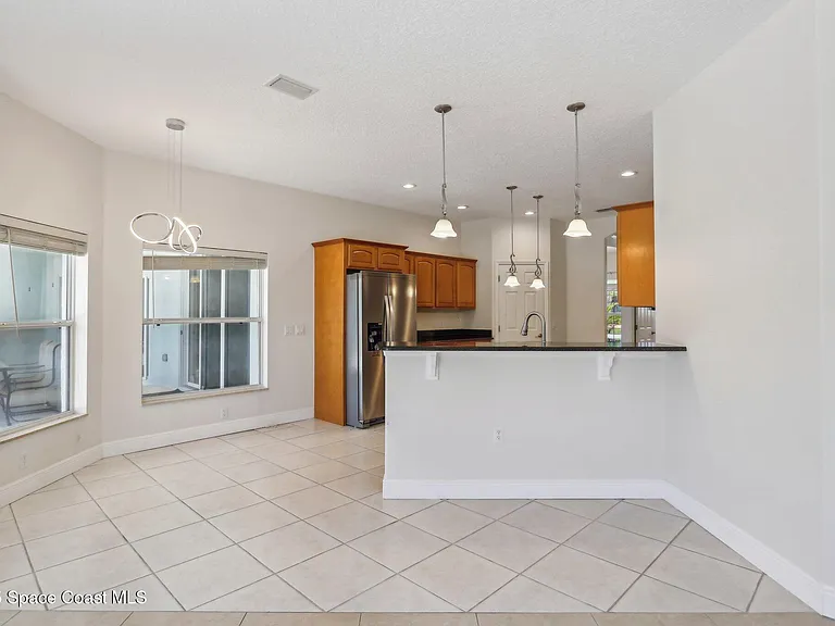 929 Hialeah St — Photo 15