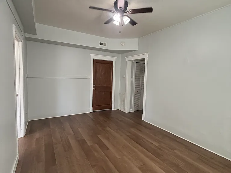 427 N Lawler Ave #1 — Photo 5