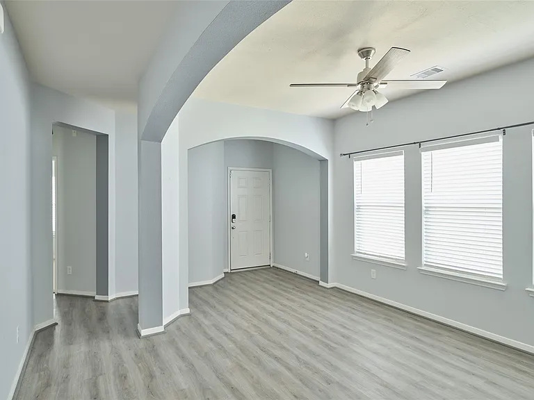 21718 Grassy Hill Ln — Photo 6