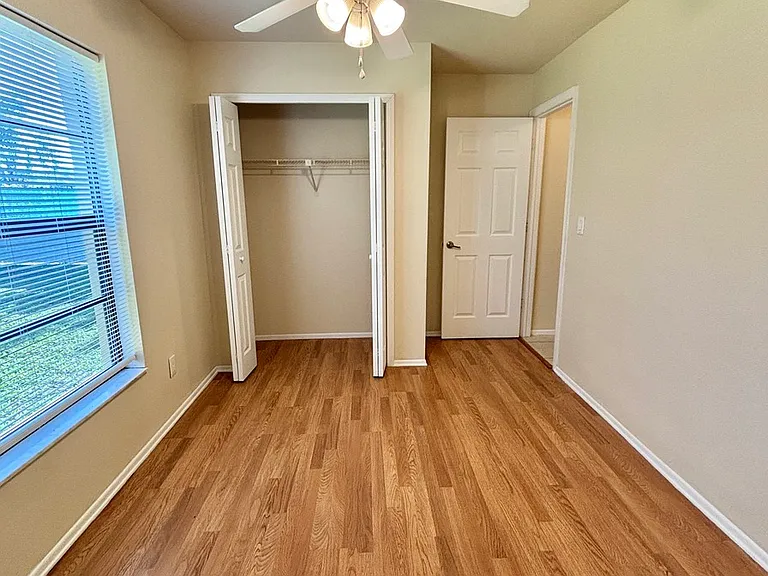 1715 SE 6th Ln — Photo 40