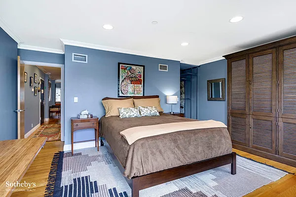 Sold by Sotheby's International Realty | media 3