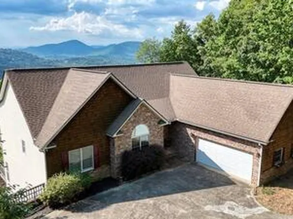 883 Ramey Mountain Rd, Hiawassee, GA 30546
