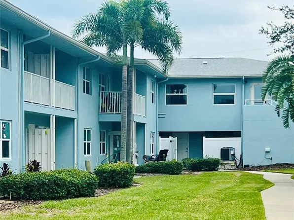 300 Venetian Dr APT 4, Clearwater, FL 33755