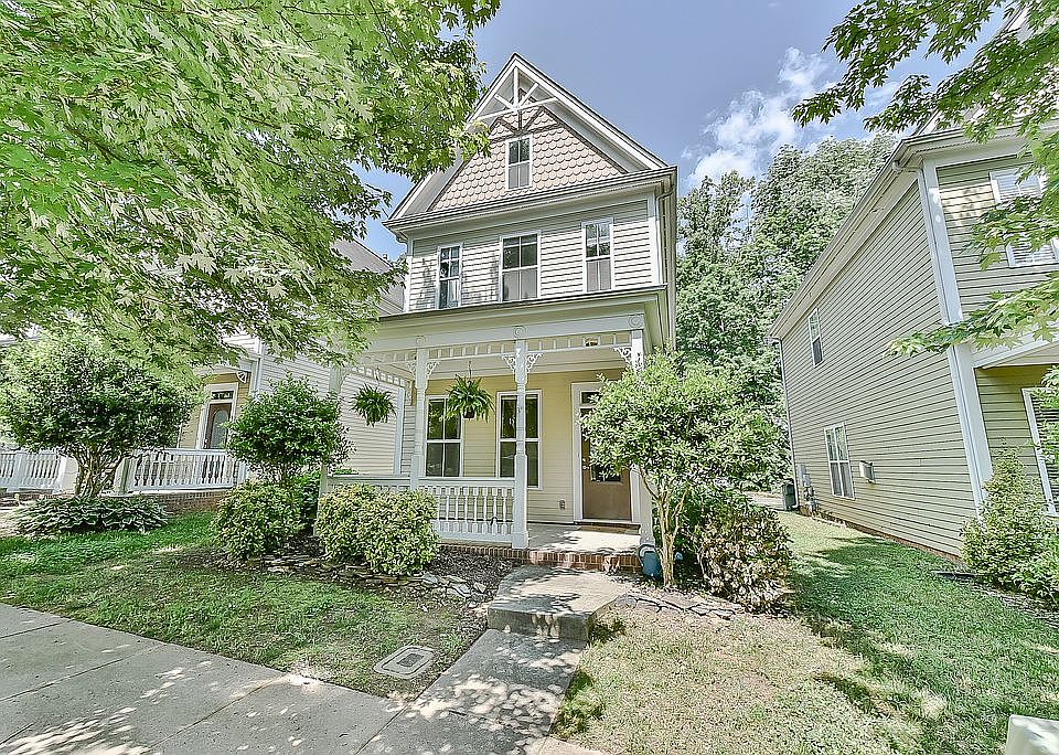 1st image of 135 Kensington St