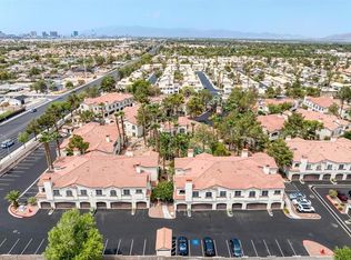 2975 Bluegrass Ln APT 824, Henderson, NV 89074