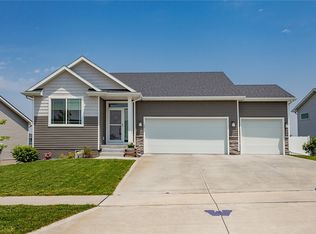 2455 SE Maxwell Dr, Waukee, IA 50263