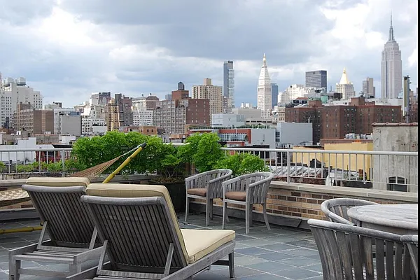 Sold by Corcoran | media 21