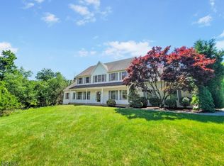 5 Forest Dr, Flemington, NJ 08822