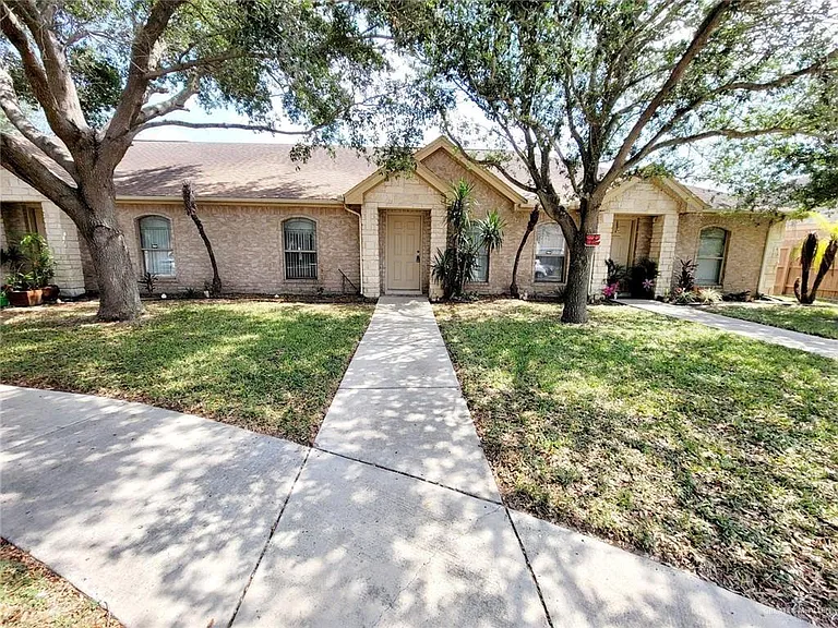 2402 Tahiti Dr #6 — Photo 1