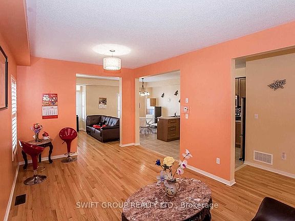4th image of 92 Checkerberry Cres