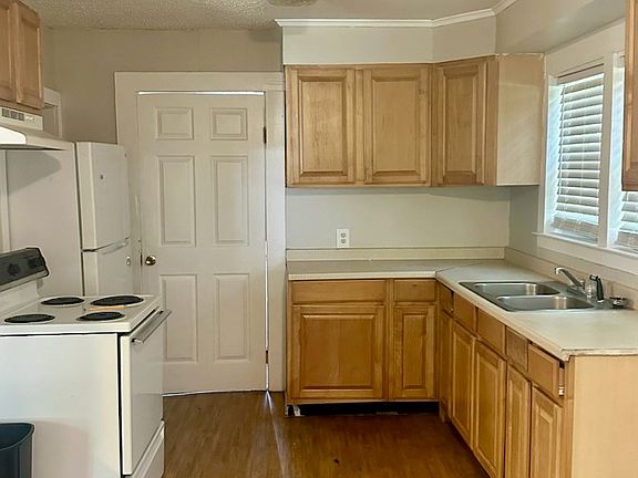 4th image of 1404 Hazel St