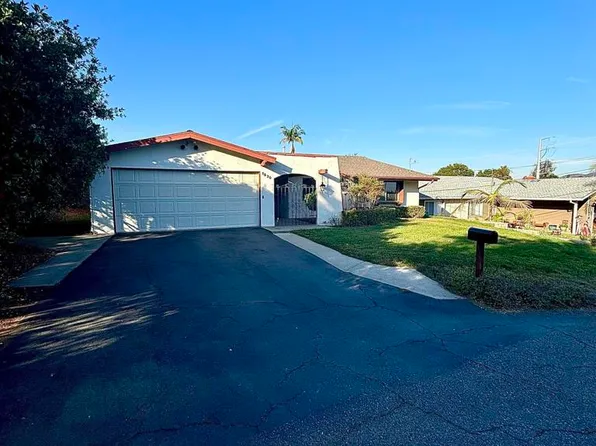 1030 Emelita St, Fallbrook, CA 92028