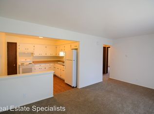218 Lewis St APT 2, Elkhorn, WI 53121