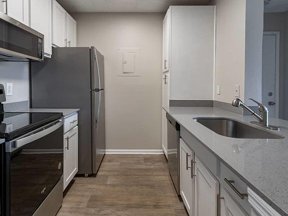 4th image of 2001 Hodges Blvd #2B-2Ba-1025Sqft