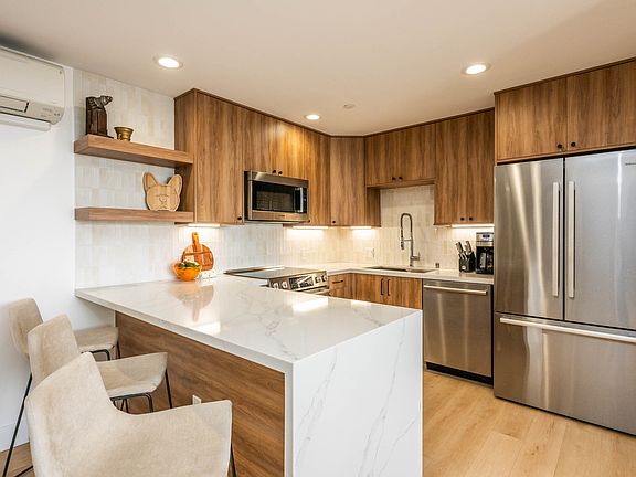5th image of 727 Sapphire St Unit 314