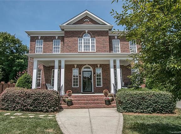 2nd image of 108 Saint Giles Ct
