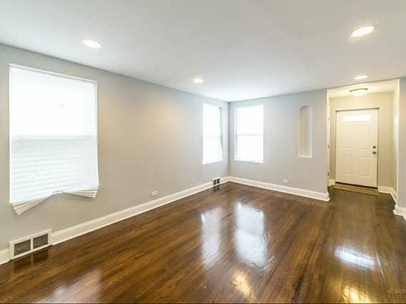 3rd image of 9219 S Wentworth Ave