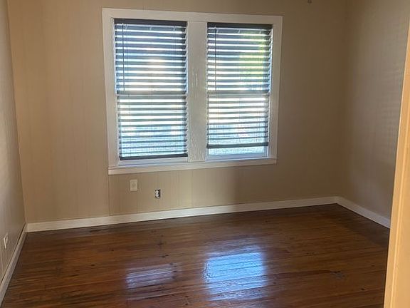 3rd image of 874 Oasis St