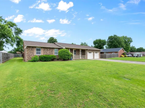 206 Bradley Dr, Sikeston, MO 63801