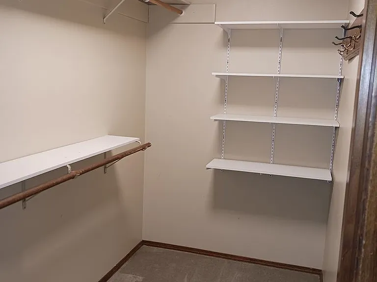 708 Highland Dr — Photo 22
