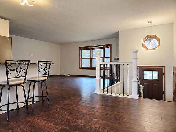 5th image of 21812 Fleming Ave