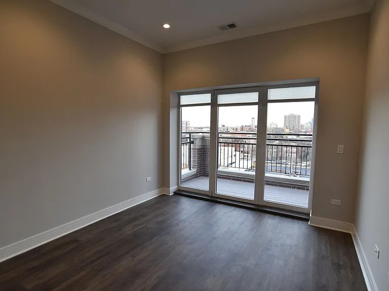 927 W. Irving Park — Photo 54