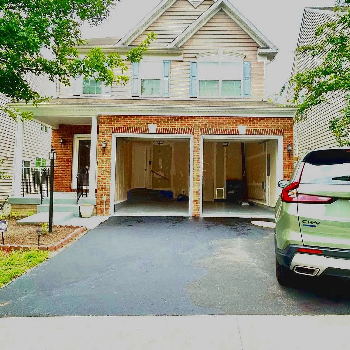 4 bed, 2.5 bath, 2745 sqft, $2,800 — Photo 1