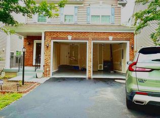 3565 Eagle Ridge Dr, Woodbridge, VA 22191