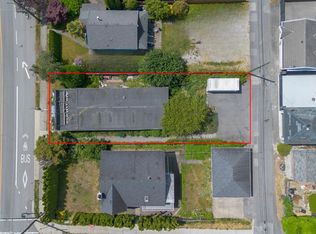 658 E 3rd St, North Vancouver, BC V7L 1G7