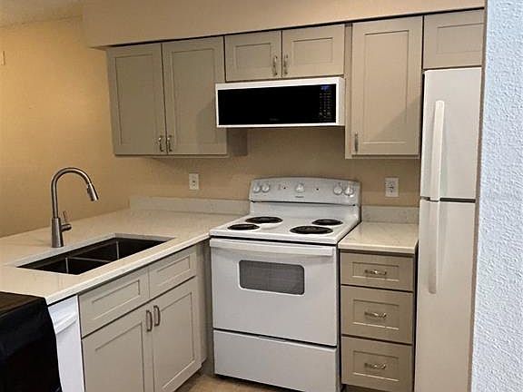 4th image of 13250 Ridge Rd APT 1-6