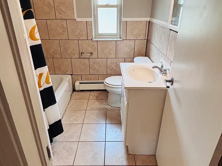 32 Riale Ave #3A — Photo 7