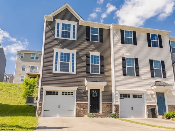 233 Stonehurst Dr, Morgantown, WV 26501