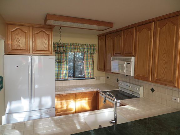 2nd image of 806 Via Casitas