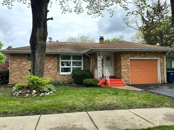 2010 W Monroe St, Waukegan, IL 60085