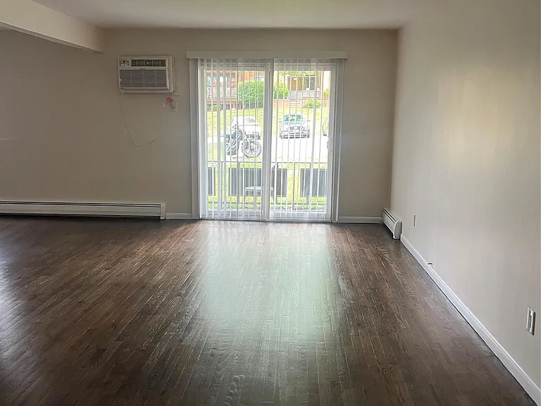 10 Brevoort Dr #1A — Photo 13