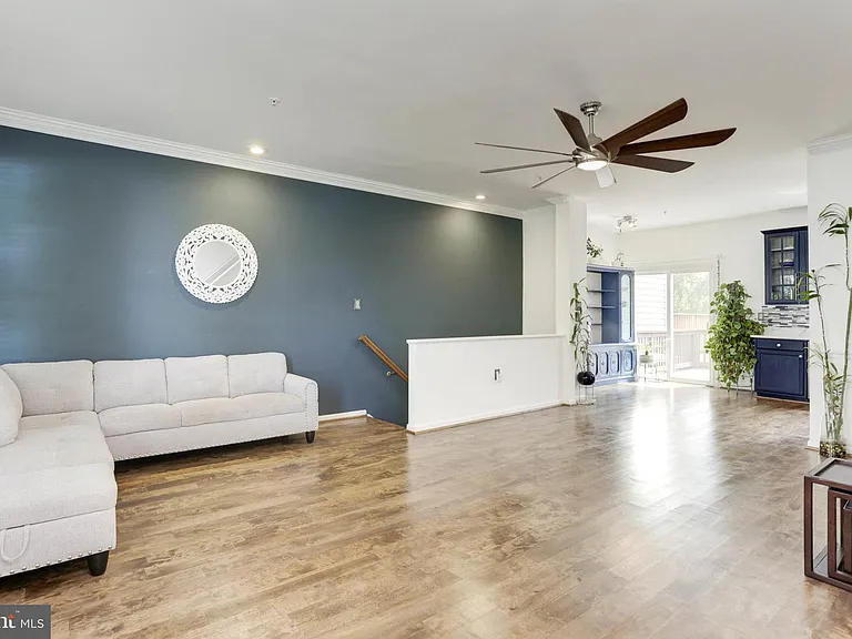 9197 Carriage House Ln #44 — Photo 3