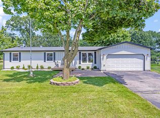 105 Camelot Ct, Brooklyn, MI 49230