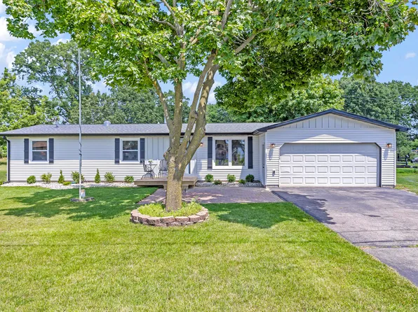 105 Camelot Ct, Brooklyn, MI 49230