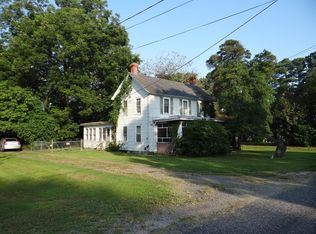 224 James Ln, Weems, VA 22576